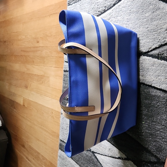 Kate Spade tote - Picture 2 of 4